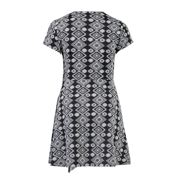 Every Body Every Wear Black & White Plus Fringe Detail Geo Print Dress Size 1X - Picture 2 of 5